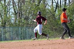 20110421_Dominic_Baseball_295.jpg