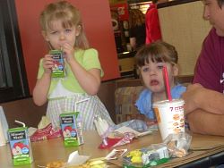 Twins4thbday2010_005.jpg