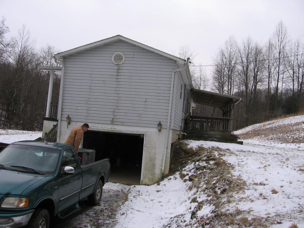 05_Exterior Garage side.JPG